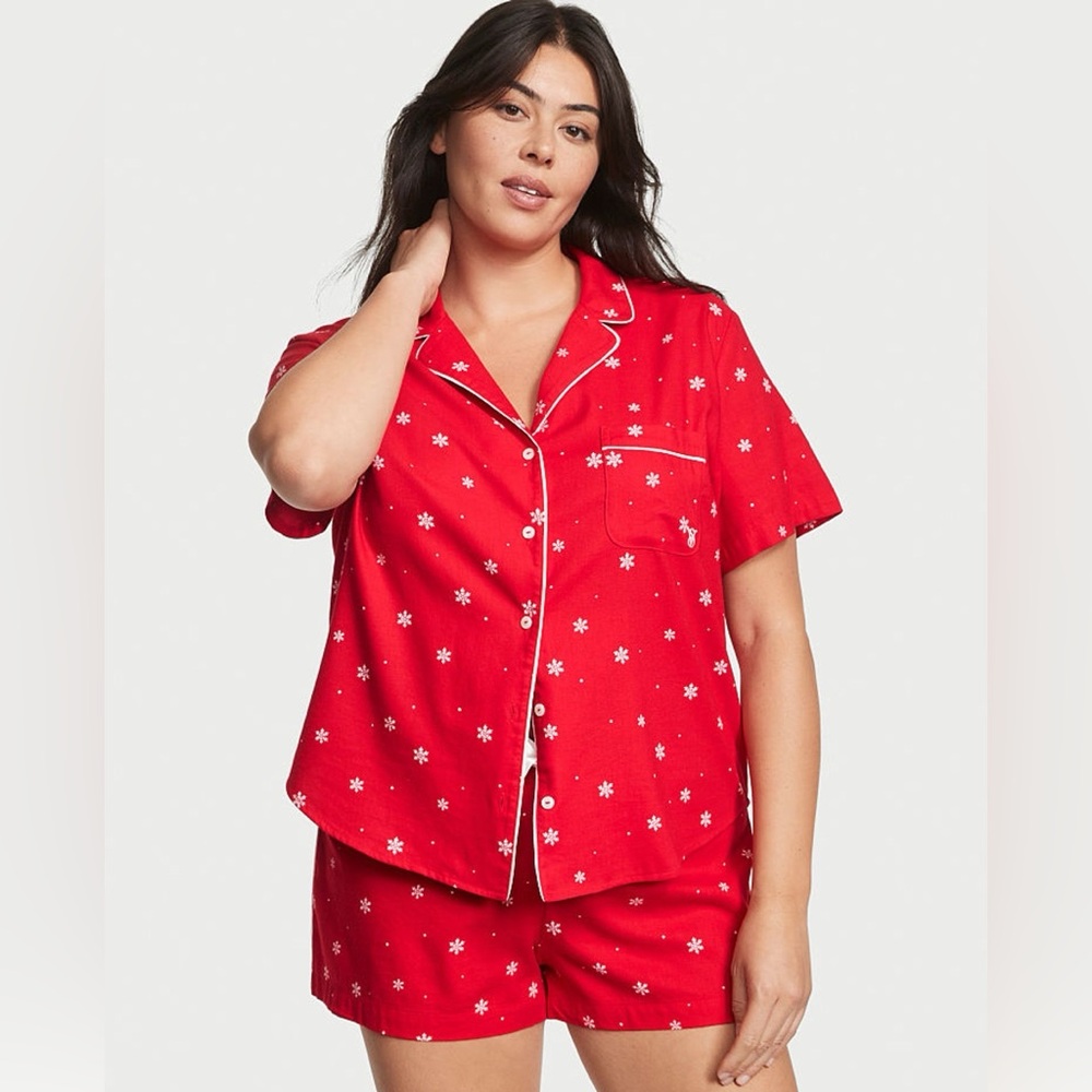 Victoria’s Secret holiday sleep set
